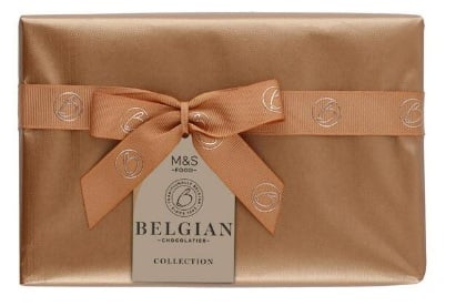 Marks & Spencer Válogatott belga csokoládék tej-, ét- és fehér csokoládéval