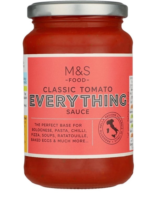 Marks & Spencer Paradicsom, sárgarépa, hagyma, fokhagyma szósz fűszernövényekkel és fűszerekkel