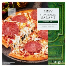 gyorsfagyasztott kövön sült pizzalap paradicsompürével, szalámival, sajttal 320 g