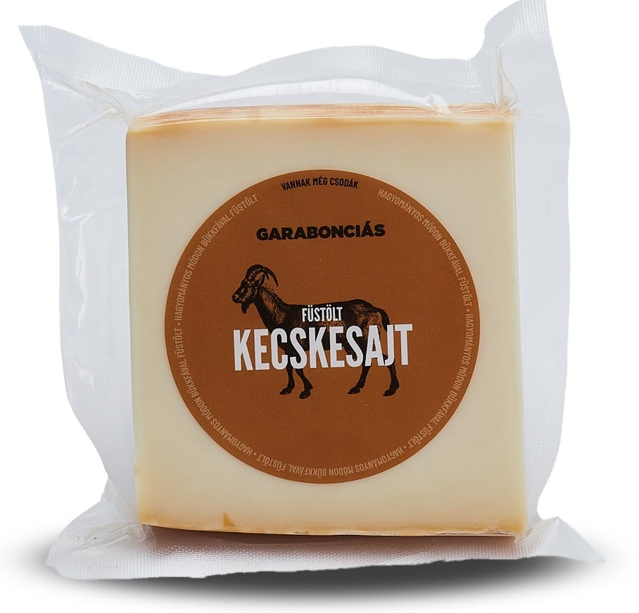 Garabonciás érlelt félkemény zsíros füstölt kecskesajt, darabolt